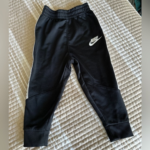 Baby Nike track suit 18-24 months- black - Picture 8 of 8
